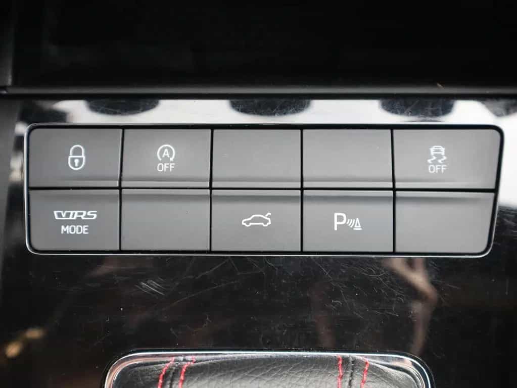 Skoda Octavia 2.0 TSI DSG RS LED Navi Tempomat AHK 03/2018-photo-18
