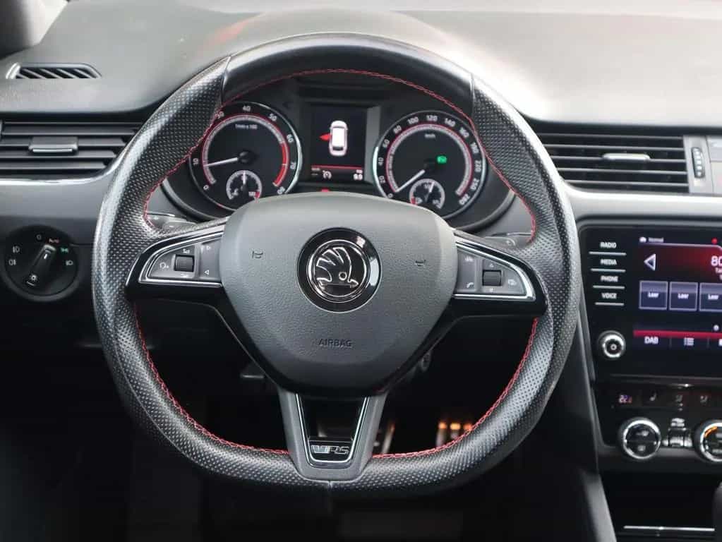 Skoda Octavia 2.0 TSI DSG RS LED Navi Tempomat AHK 03/2018-photo-21