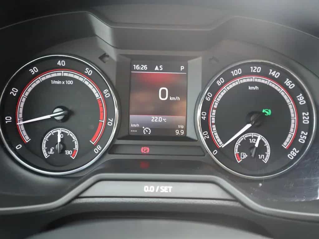 Skoda Octavia 2.0 TSI DSG RS LED Navi Tempomat AHK 03/2018-photo-22