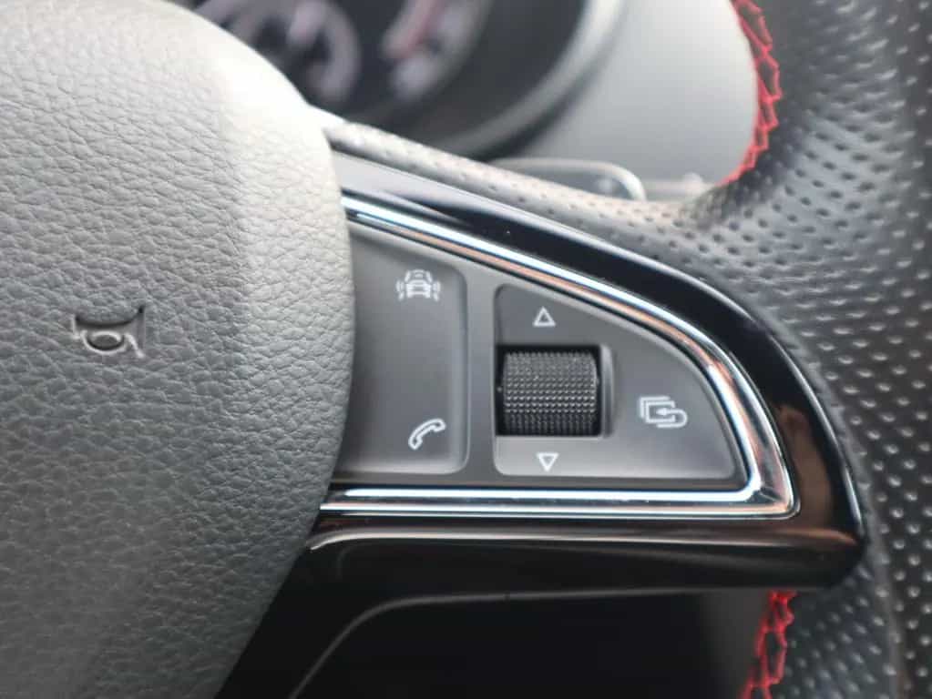 Skoda Octavia 2.0 TSI DSG RS LED Navi Tempomat AHK 03/2018-photo-24