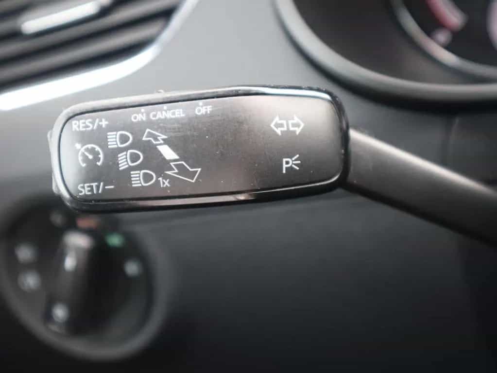 Skoda Octavia 2.0 TSI DSG RS LED Navi Tempomat AHK 03/2018-photo-25
