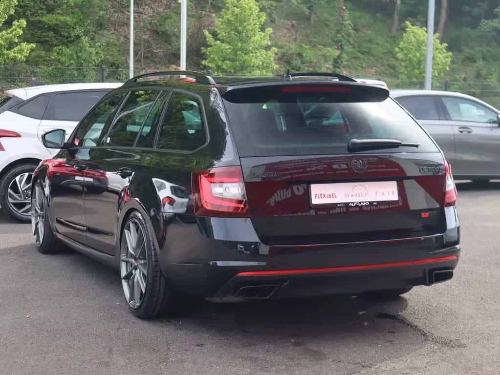 Skoda Octavia 2.0 TSI DSG RS LED Navi Tempomat AHK 03/2018-photo-3