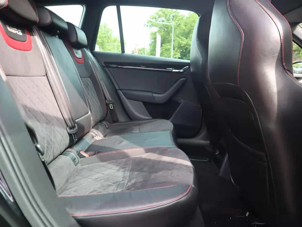 Skoda Octavia 2.0 TSI DSG RS LED Navi Tempomat AHK 03/2018-photo-33