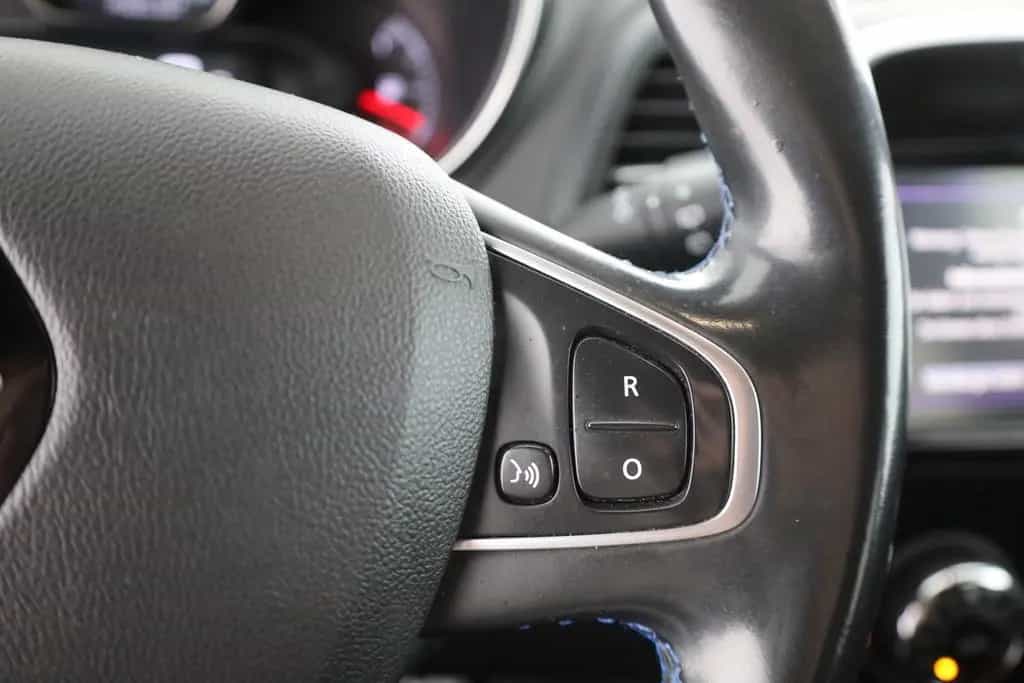 Renault Captur 1.3 TCe Version S LED Navi Sitzheizung 06/2018-photo-16