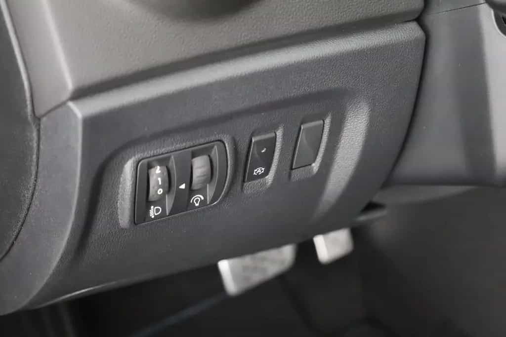 Renault Captur 1.3 TCe Version S LED Navi Sitzheizung 06/2018-photo-21