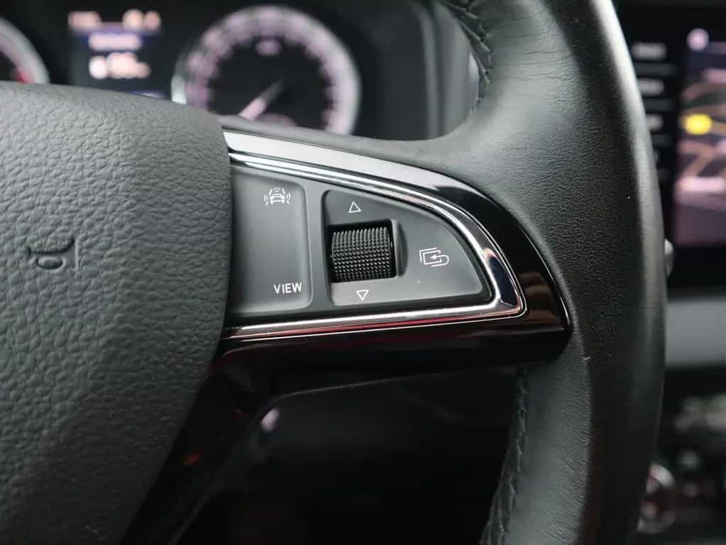 Skoda Karoq 1.5 TSI DSG Style LED Navi Tempomat PDC 12/2018-photo-25