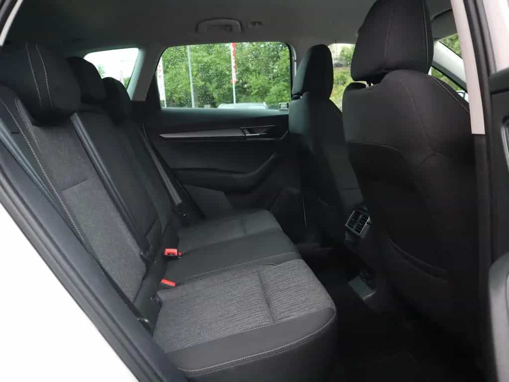 Skoda Karoq 1.5 TSI DSG Style LED Navi Tempomat PDC 12/2018-photo-31