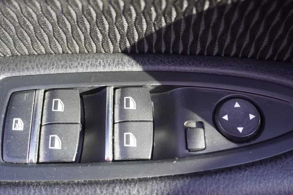BMW 118 i Advantage Aut. LED Navi Sitzheizung Klima 06/2019-photo-14