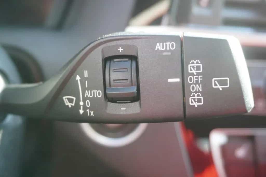 BMW 118 i Advantage Aut. LED Navi Sitzheizung Klima 06/2019-photo-17