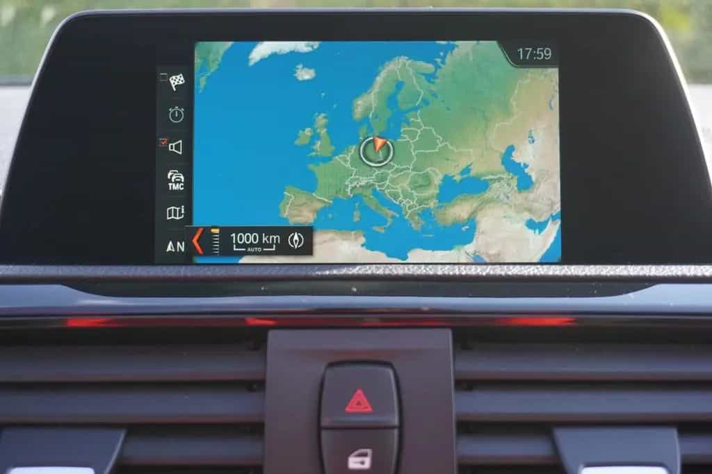 BMW 118 i Advantage Aut. LED Navi Sitzheizung Klima 06/2019-photo-22
