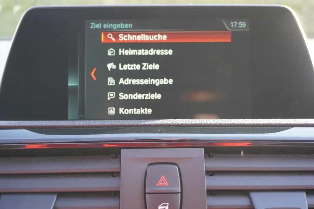 BMW 118 i Advantage Aut. LED Navi Sitzheizung Klima 06/2019-photo-24