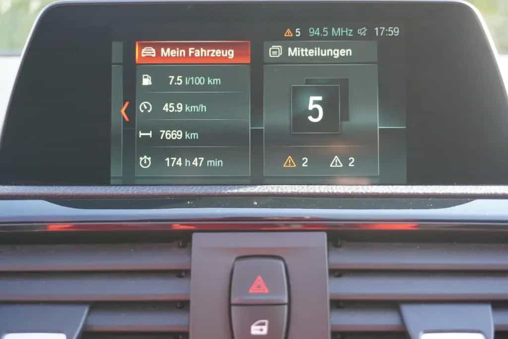 BMW 118 i Advantage Aut. LED Navi Sitzheizung Klima 06/2019-photo-25