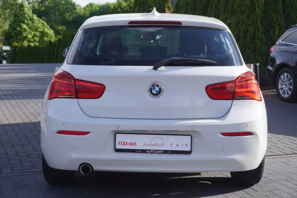 BMW 118 i Advantage Aut. LED Navi Sitzheizung Klima 06/2019-photo-3