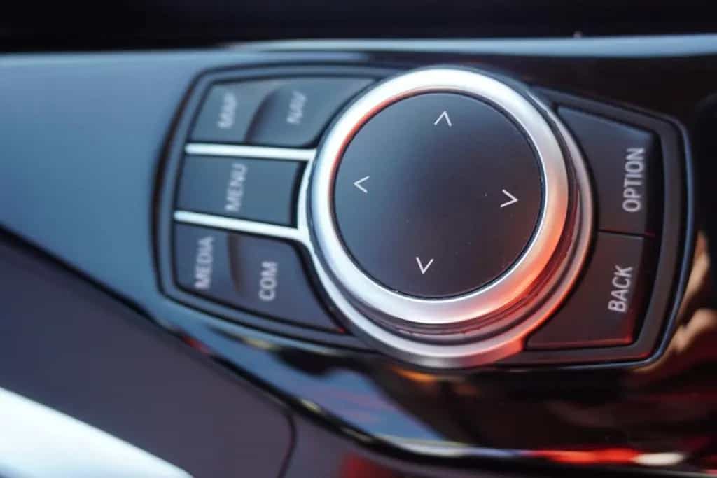 BMW 118 i Advantage Aut. LED Navi Sitzheizung Klima 06/2019-photo-30