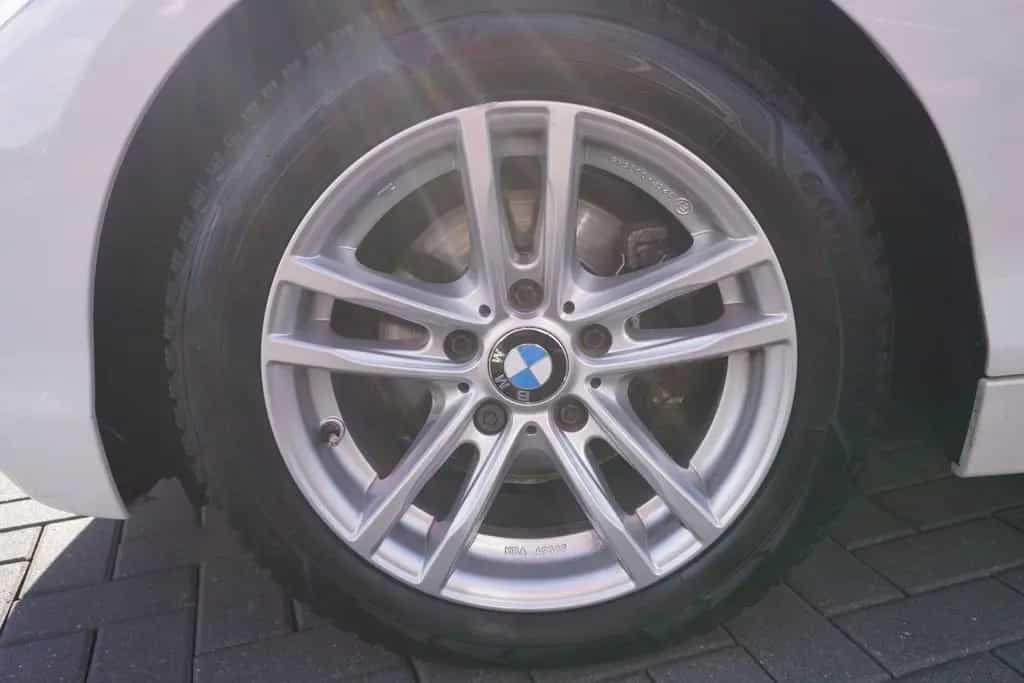 BMW 118 i Advantage Aut. LED Navi Sitzheizung Klima 06/2019-photo-32
