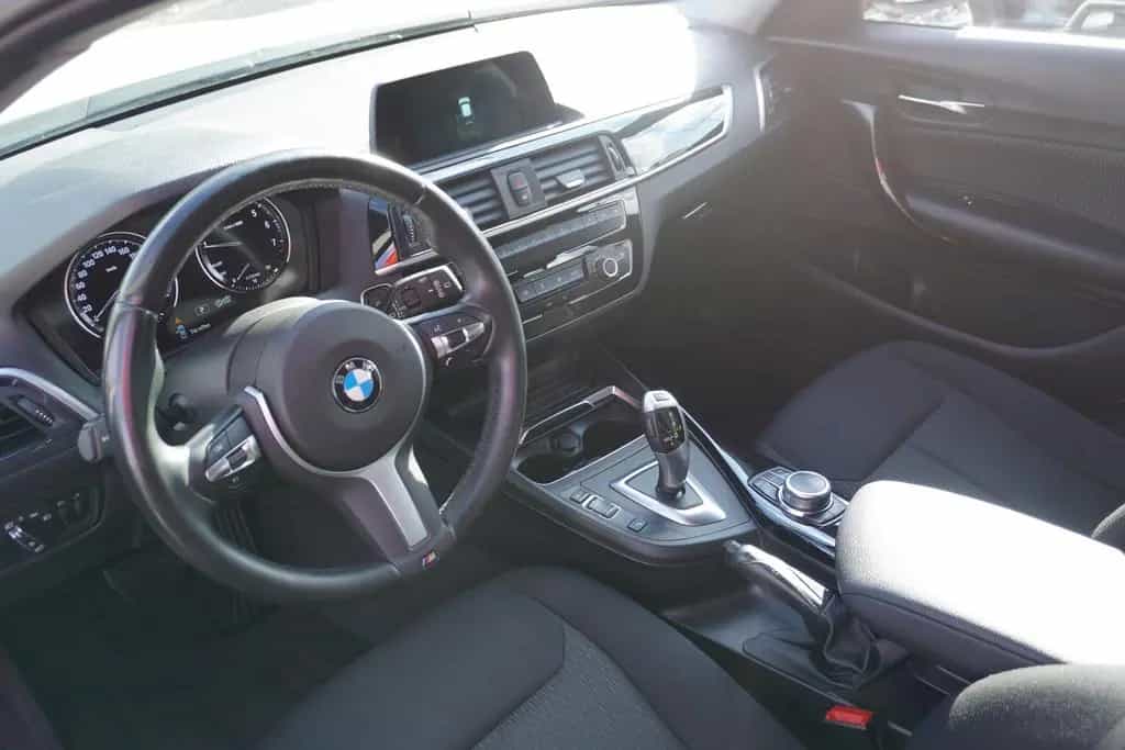 BMW 118 i Advantage Aut. LED Navi Sitzheizung Klima 06/2019-photo-7