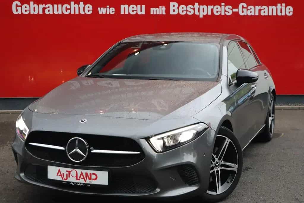 Mercedes-Benz A 200 A200 AMG Line LED Navi Tempomat Sitzheizung DAB 11/2018-photo-1