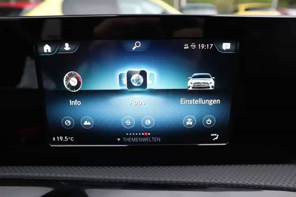 Mercedes-Benz A 200 A200 AMG Line LED Navi Tempomat Sitzheizung DAB 11/2018-photo-14