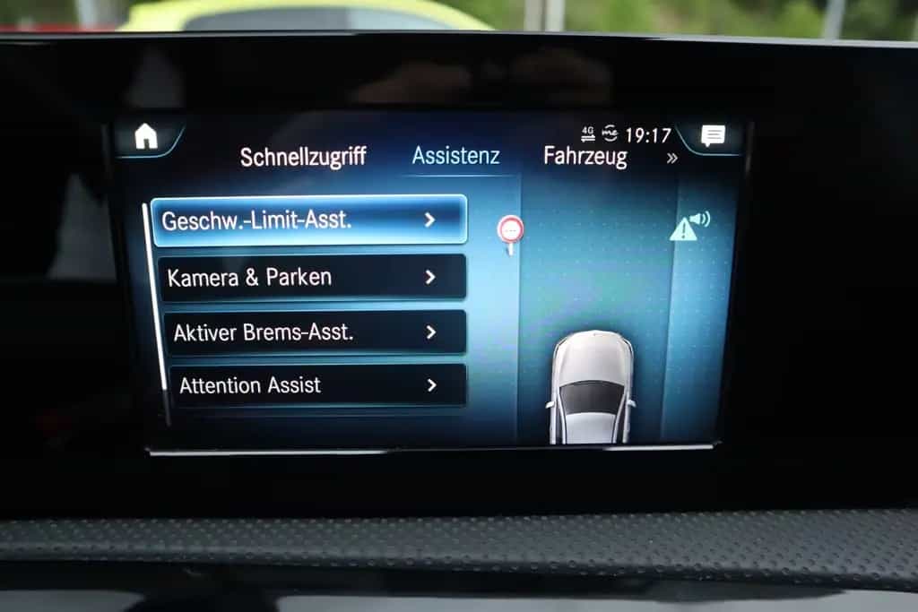 Mercedes-Benz A 200 A200 AMG Line LED Navi Tempomat Sitzheizung DAB 11/2018-photo-15