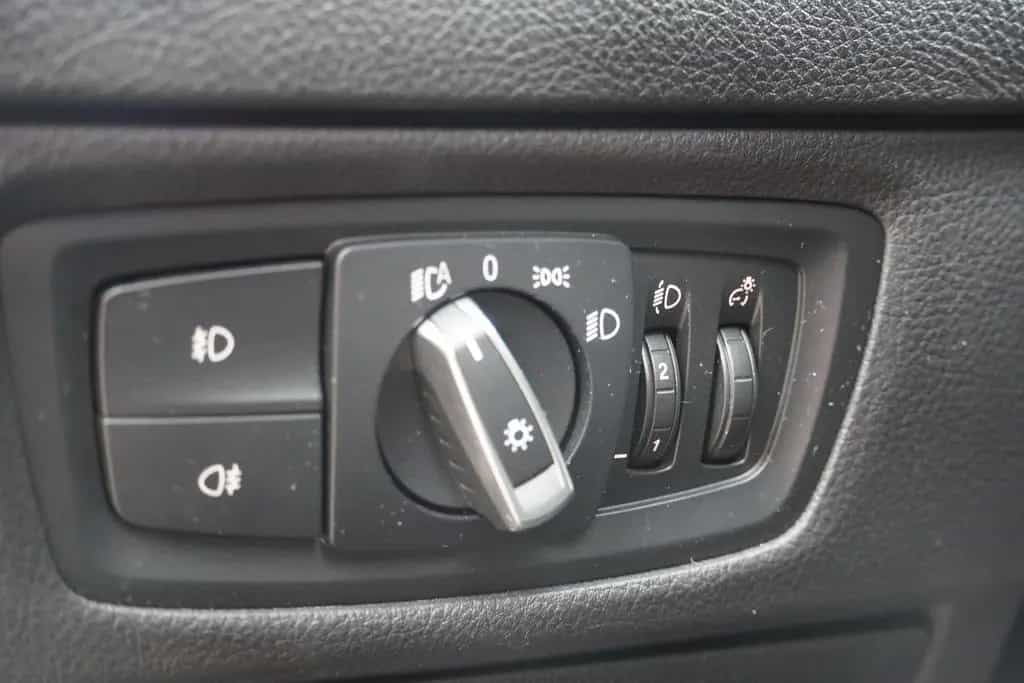 BMW 1 Series 118i Edition Sport Line Shadow LED Navi Tempomat 06/2018-photo-11