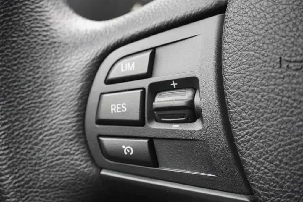 BMW 1 Series 118i Edition Sport Line Shadow LED Navi Tempomat 06/2018-photo-17