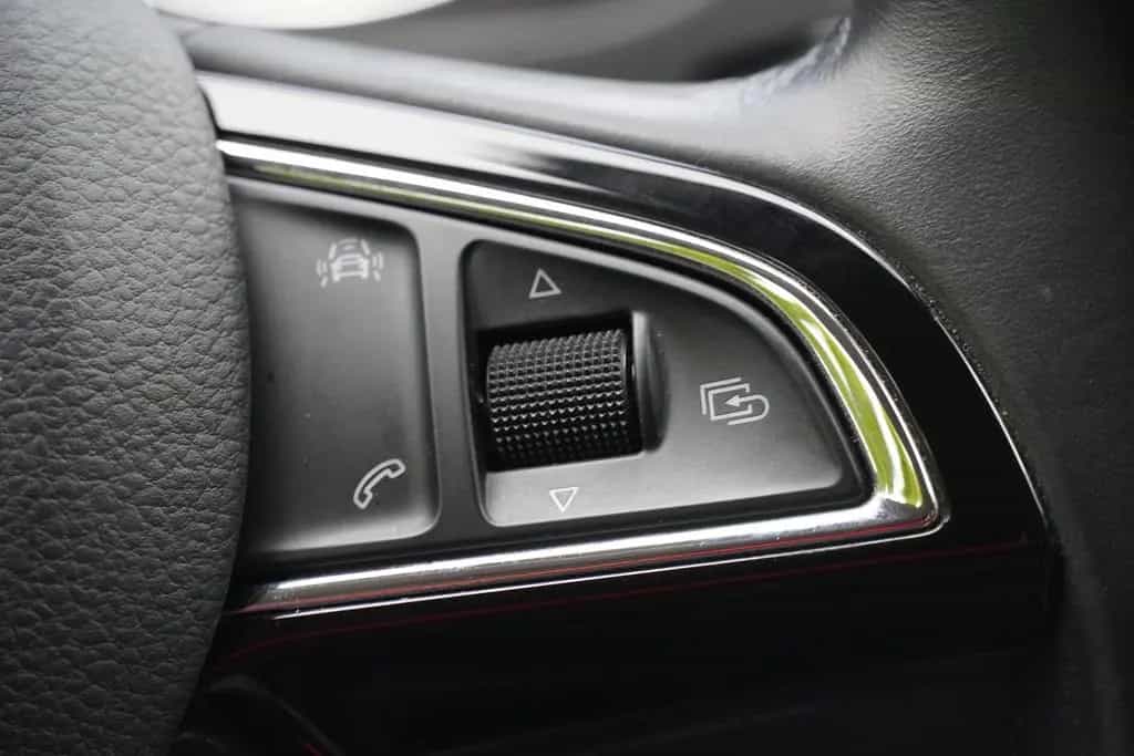 Skoda Rapid Spaceback 1.0 TSI Bi-Xenon Navi SmartLink 03/2018-photo-16