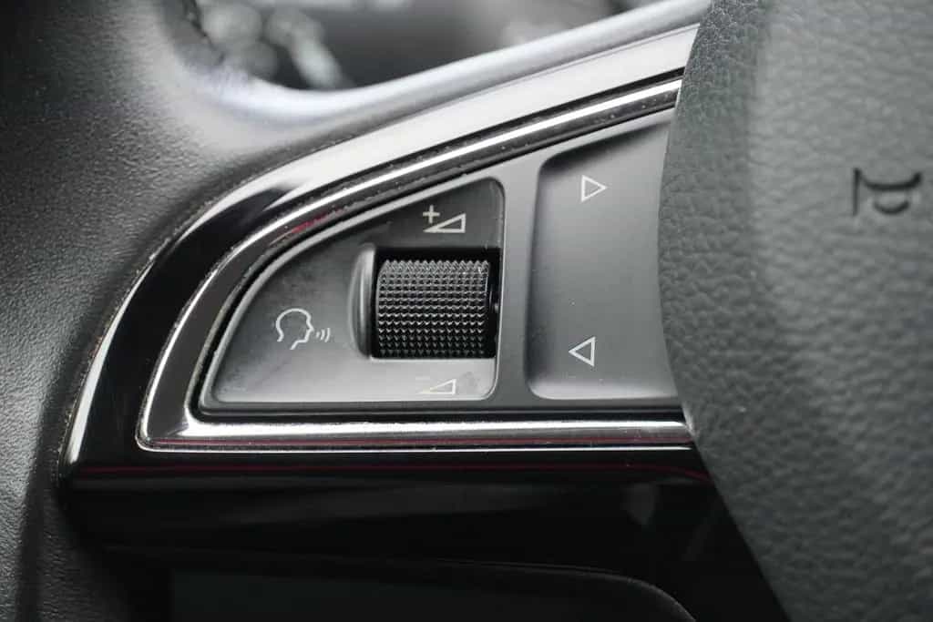 Skoda Rapid Spaceback 1.0 TSI Bi-Xenon Navi SmartLink 03/2018-photo-17