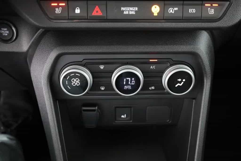 Dacia Jogger TCe 110 Extreme LED Kamera 7-Sitzer 04/2025-photo-12