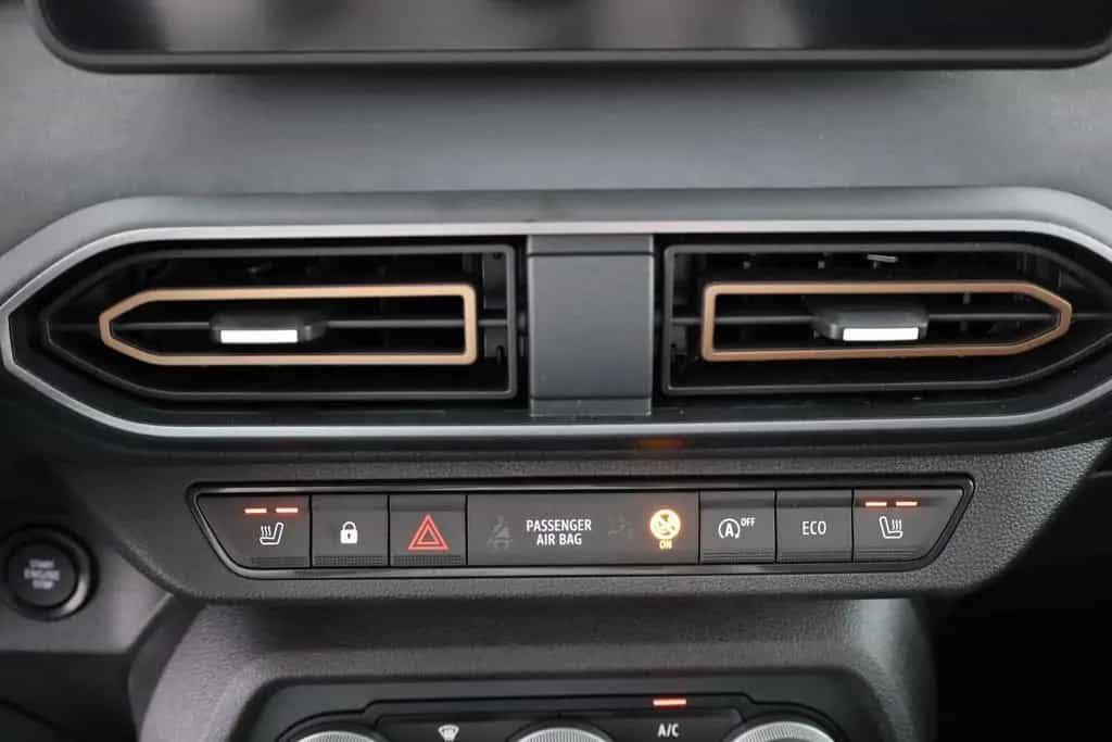 Dacia Jogger TCe 110 Extreme LED Kamera 7-Sitzer 04/2025-photo-13