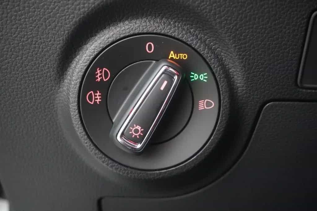 Seat Arona 1.0 TSI FR LED Navi ACC Virtual Cockpit 01/2020-photo-19