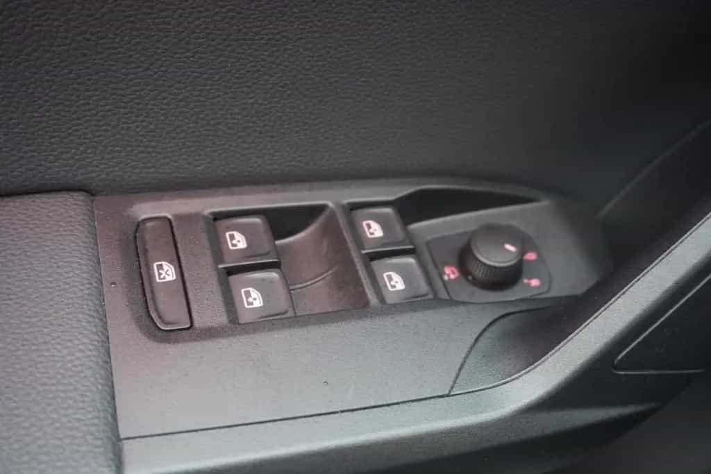 Seat Arona 1.0 TSI FR LED Navi ACC Virtual Cockpit 01/2020-photo-20