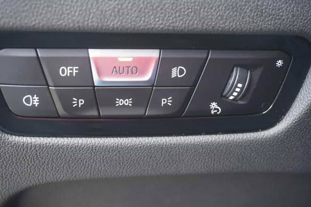 BMW 3 Series i Limousine Aut. LED Navi Totwinkel Kamera 06/2024-photo-23
