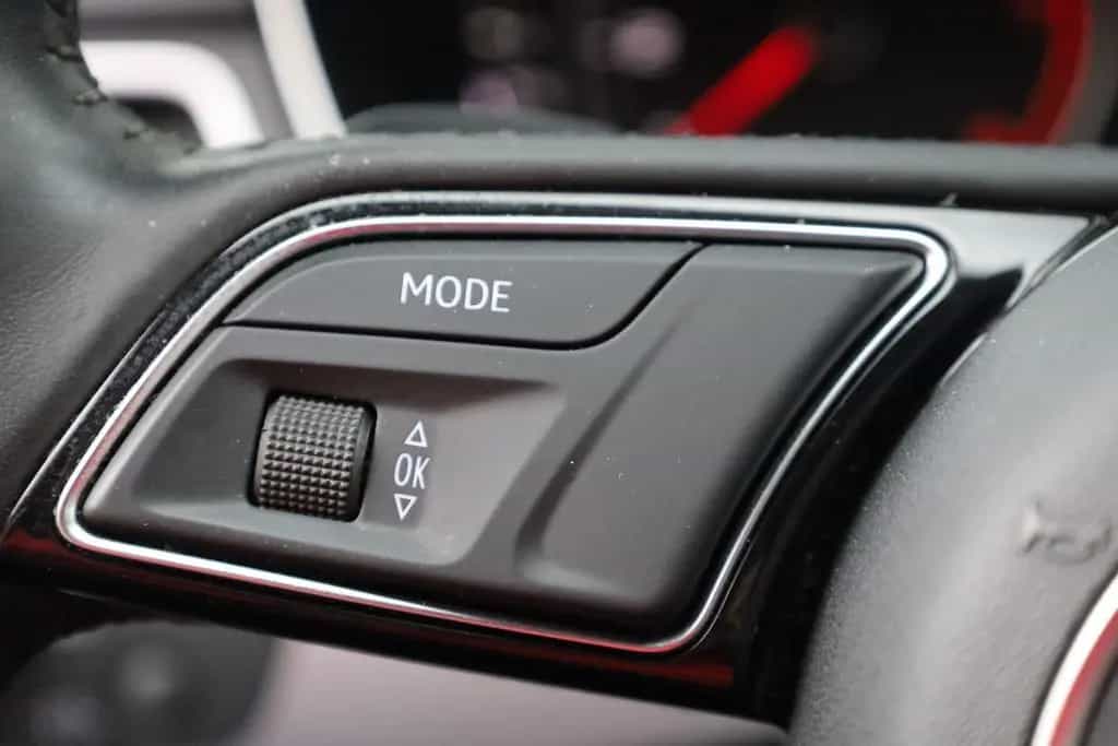 Audi A4 Avant 2.0 TFSI LED Navi Sitzheizung DAB USB 02/2018-photo-12