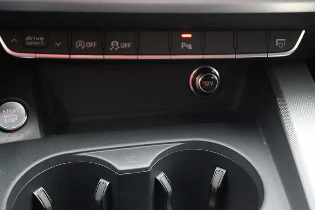 Audi A4 Avant 2.0 TFSI LED Navi Sitzheizung DAB USB 02/2018-photo-21