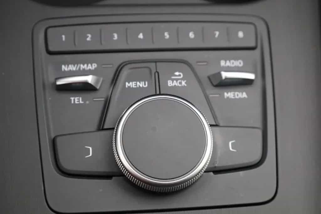 Audi A4 Avant 2.0 TFSI LED Navi Sitzheizung DAB USB 02/2018-photo-22
