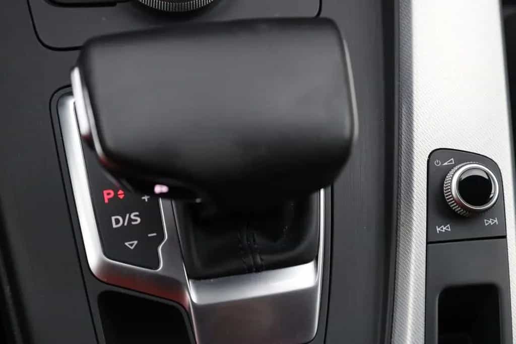 Audi A4 Avant 2.0 TFSI LED Navi Sitzheizung DAB USB 02/2018-photo-23