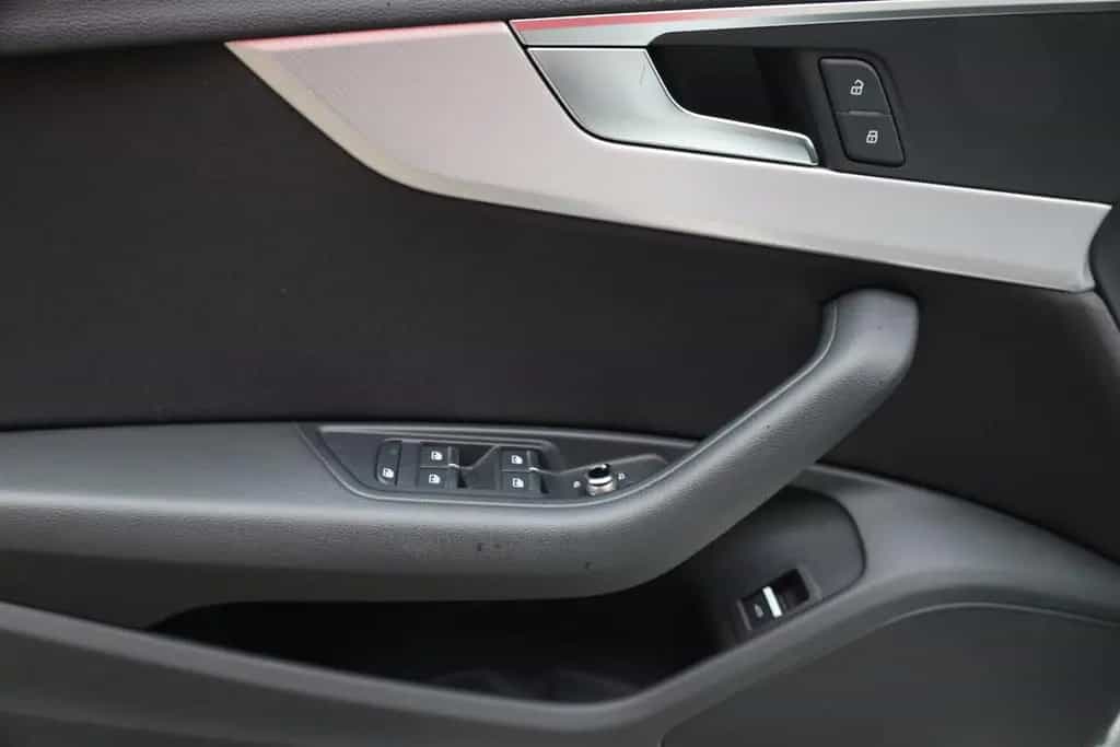 Audi A4 Avant 2.0 TFSI LED Navi Sitzheizung DAB USB 02/2018-photo-7