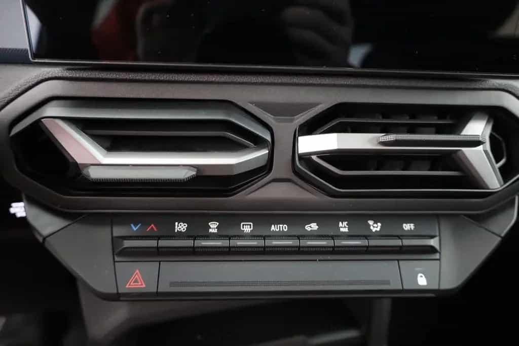 Dacia Duster TCe 130 LED Navi Kamera 04/2025-photo-12