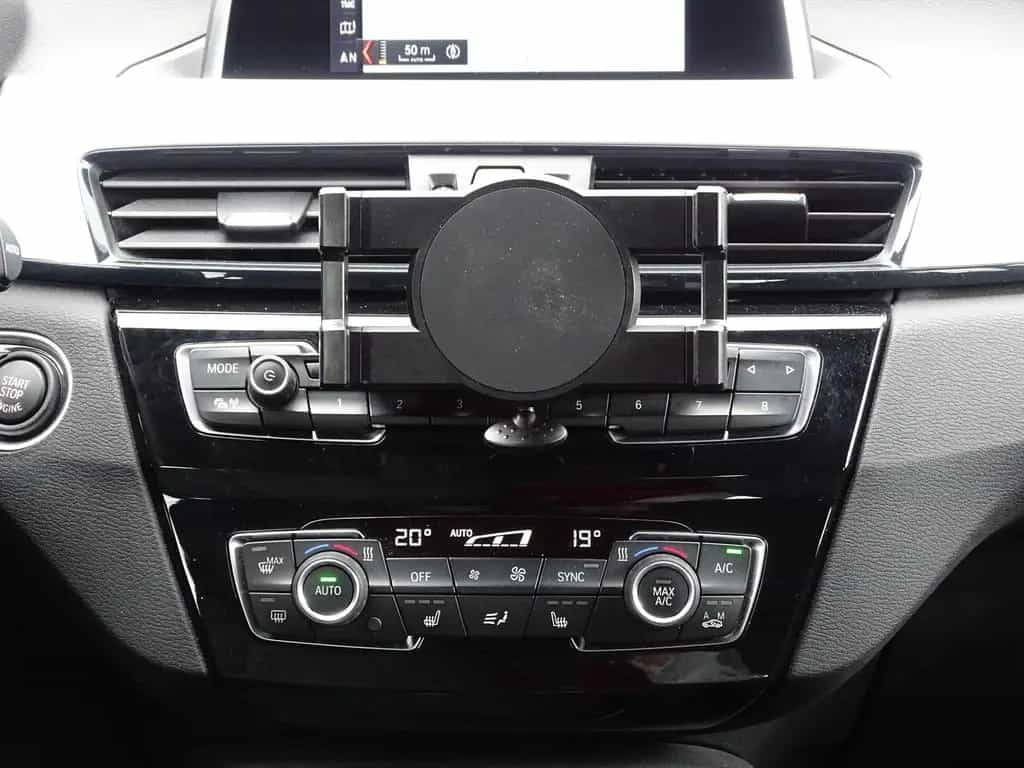 BMW X1 sDrive 18 i Advantage 08/2018-photo-15