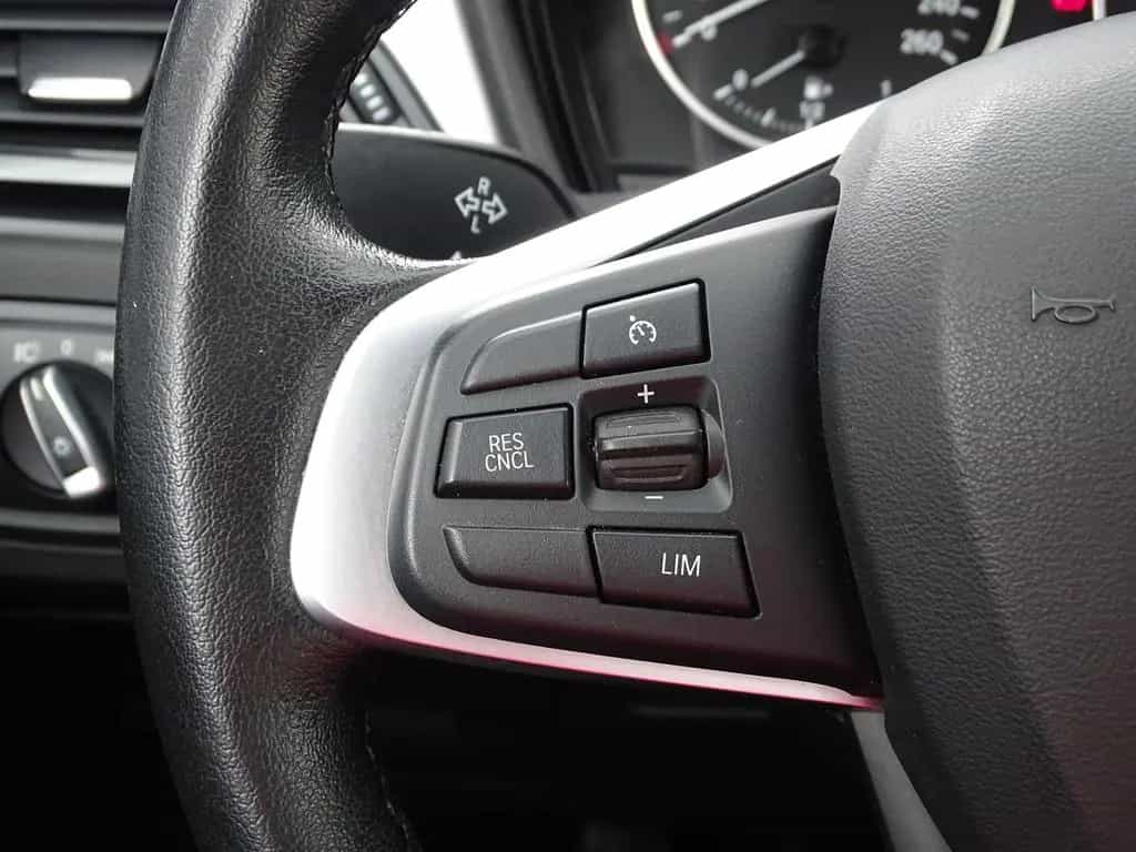 BMW X1 sDrive 18 i Advantage 08/2018-photo-18