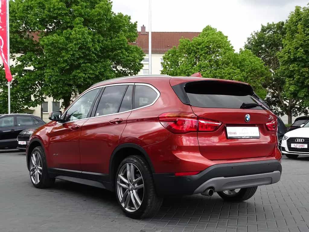 BMW X1 sDrive 18 i Advantage 08/2018-photo-2