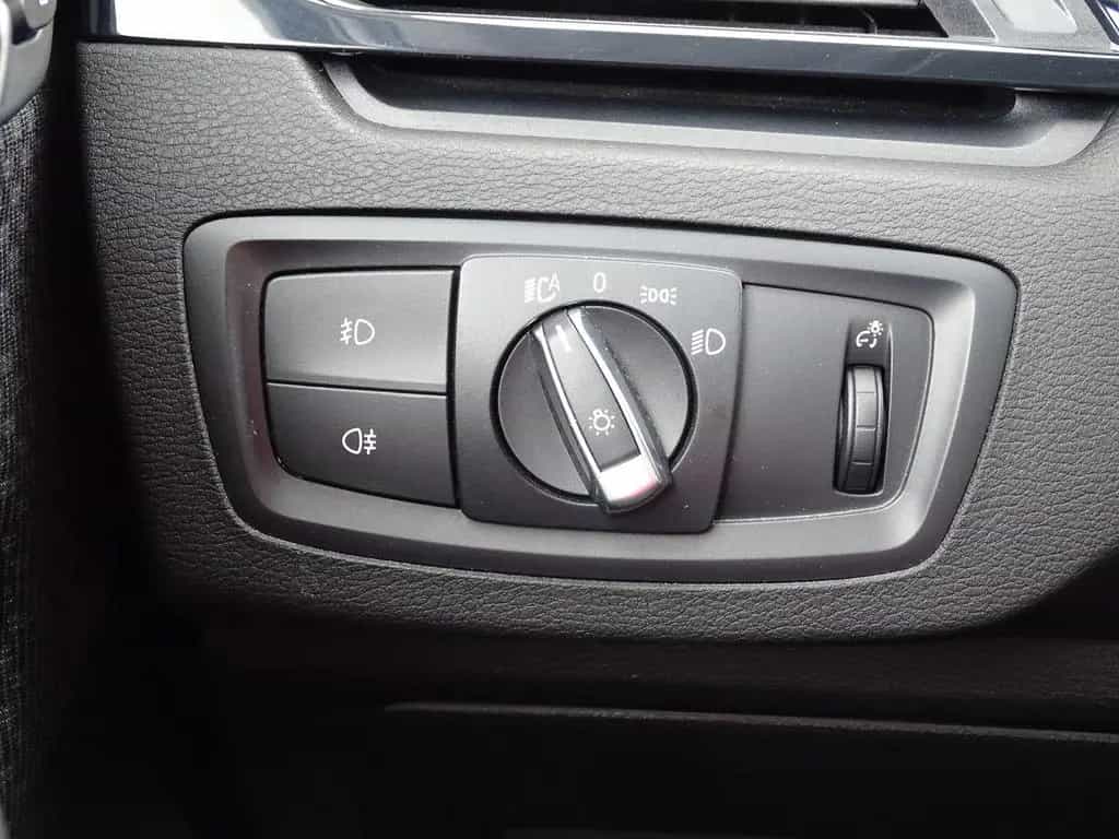 BMW X1 sDrive 18 i Advantage 08/2018-photo-23