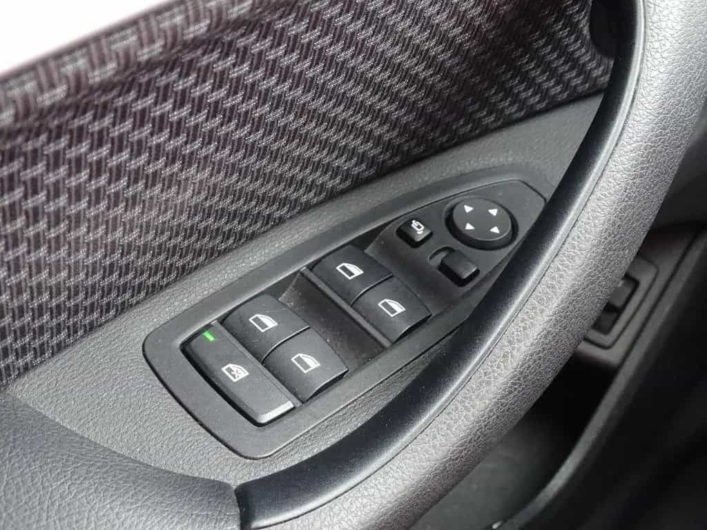 BMW X1 sDrive 18 i Advantage 08/2018-photo-24