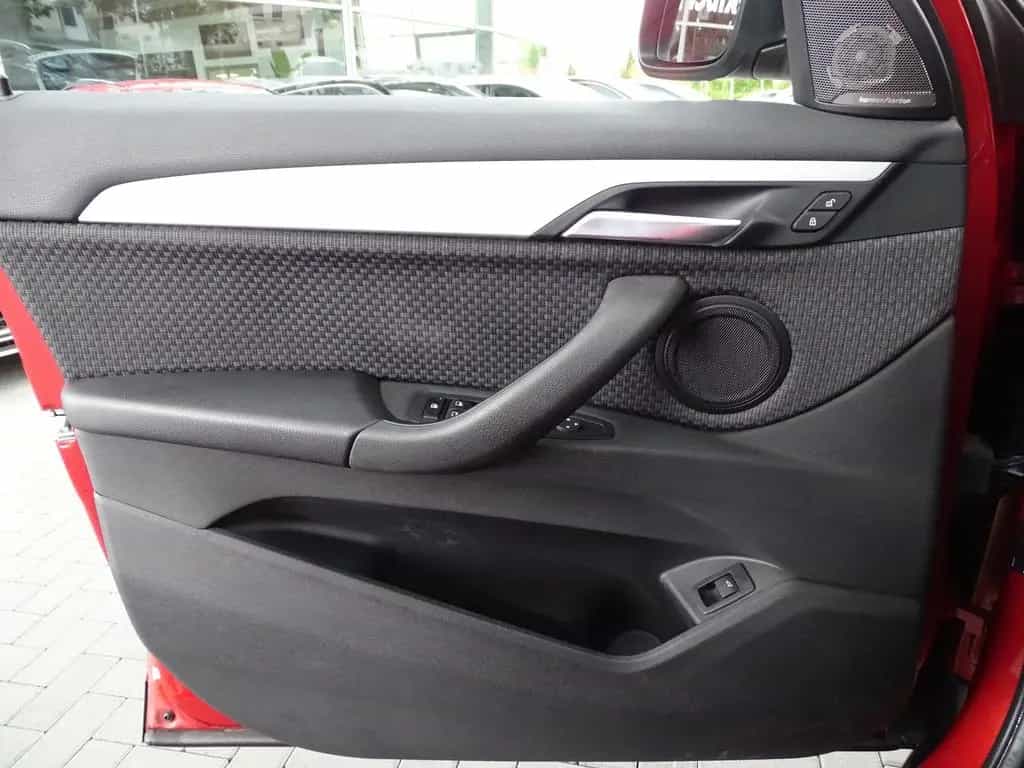 BMW X1 sDrive 18 i Advantage 08/2018-photo-25