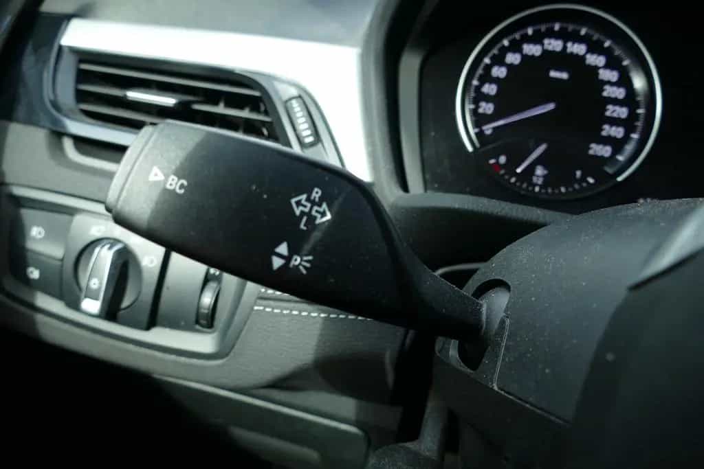 BMW X2 sDrive 18 i LED Navi Tempomat AHK Sitzheizung 01/2020-photo-10