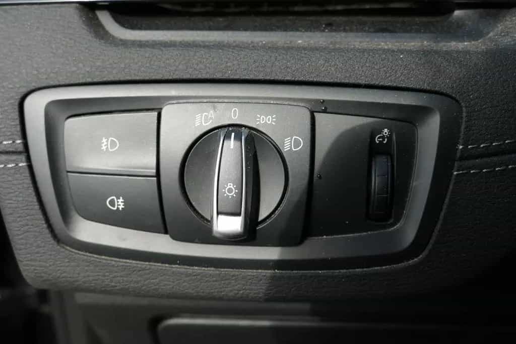 BMW X2 sDrive 18 i LED Navi Tempomat AHK Sitzheizung 01/2020-photo-18