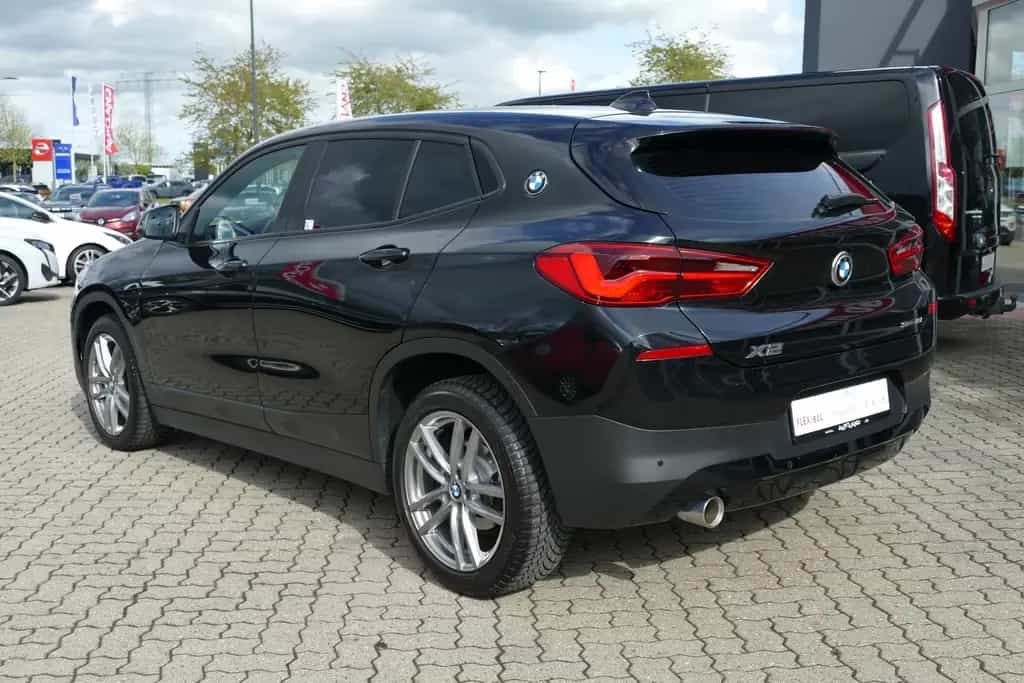 BMW X2 sDrive 18 i LED Navi Tempomat AHK Sitzheizung 01/2020-photo-2
