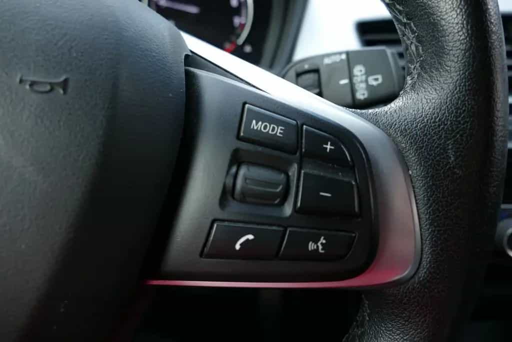 BMW X2 sDrive 18 i LED Navi Tempomat AHK Sitzheizung 01/2020-photo-9