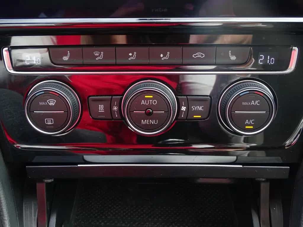 Volkswagen Golf VII Variant 1.4 TSI Highline LED Navi ACC 04/2017-photo-12