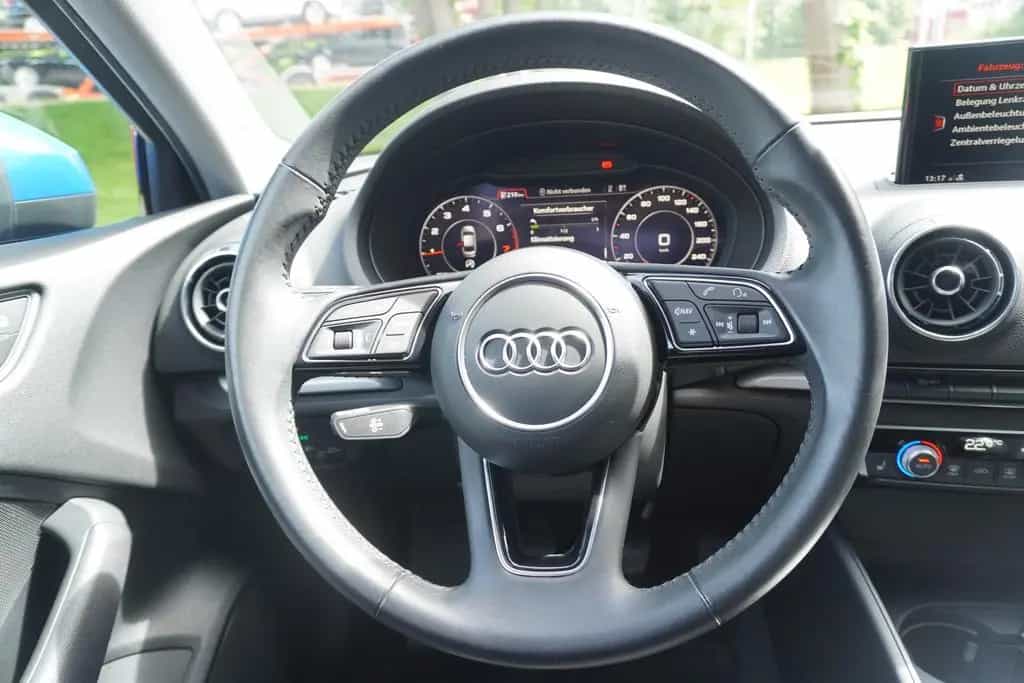 Audi A3 30 TFSI S-Line LED Navi Digitales Cockpit 06/2020-photo-13